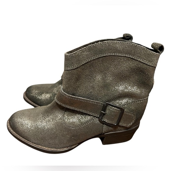 naughty monkey Shoes - Naughty Monkey Gray Glimmer Ankle Boots 
Sz 6 NWT